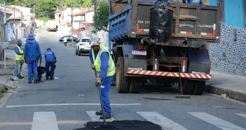 Operação-Tapa-Buracos-Guarani-06-04-1-1020x680